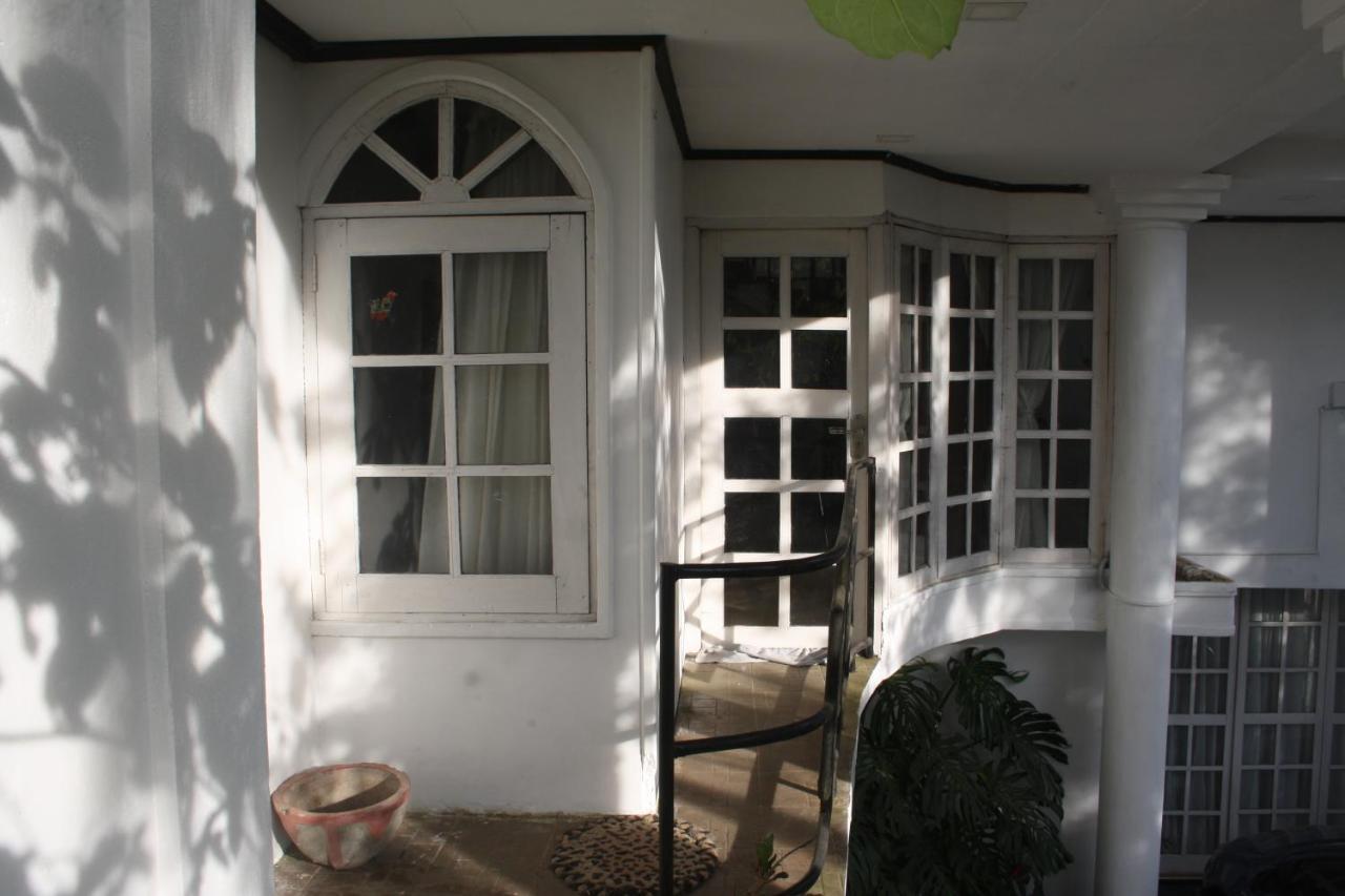 Bezel Bungalow Нувара-Елія Екстер'єр фото